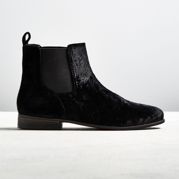 Urban Outfitters Shoes - NWOT UO Velvet Chelsea Boot